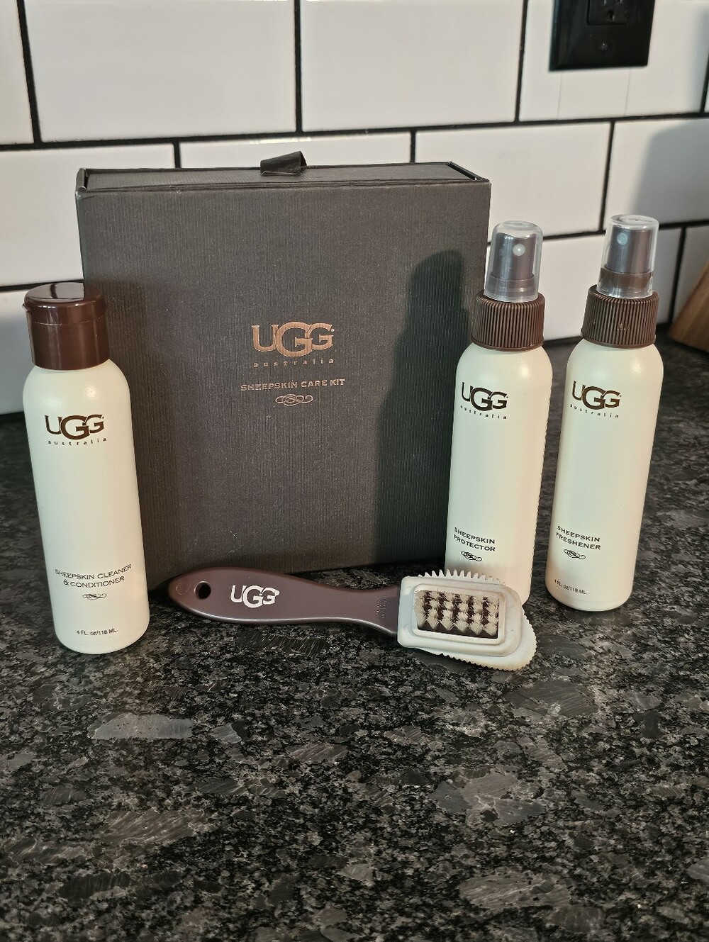 UGG Australia Sheepskin Care Kit 3 Bottles (4oz) & Brush Made in USA Used Read
